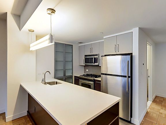 4th image of 312 11th Ave APT 8S