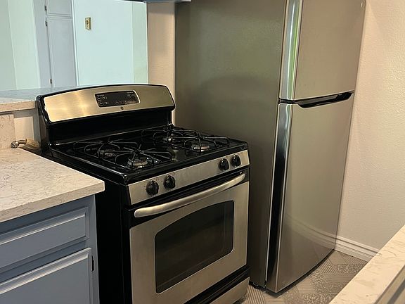 4th image of 1414 N Fairfax Ave APT 104