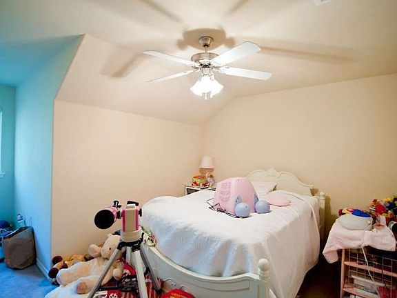 3rd image of 3534 Heritage Ln