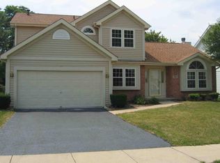 68 Forestview Ln, Aurora, IL