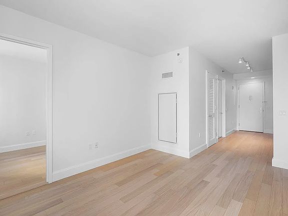 4th image of 10 City Pt APT 25B