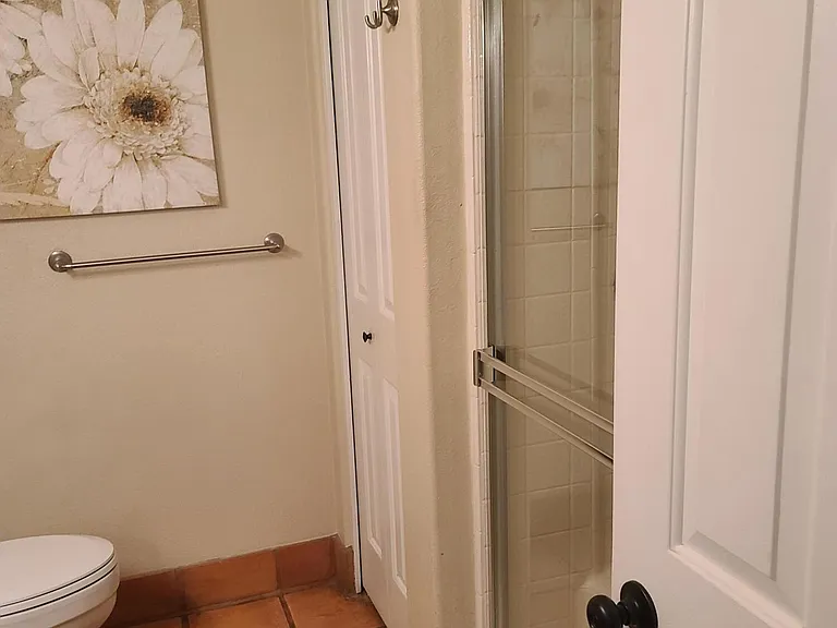 2010 Bombay Dr — Photo 30