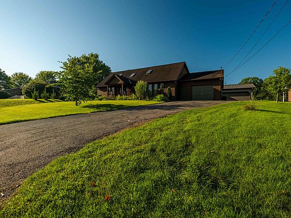3rd image of 554 Hollow Rd