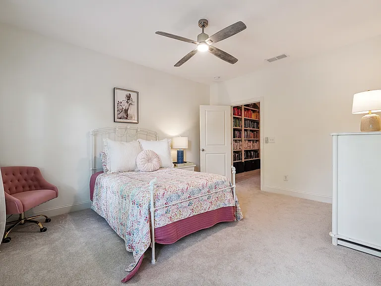 715 Saybeck Way — Photo 32