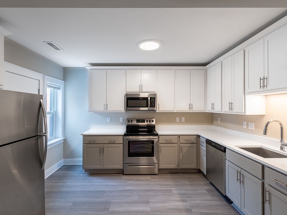 1st image of 2571 S Kinnickinnic Ave #201
