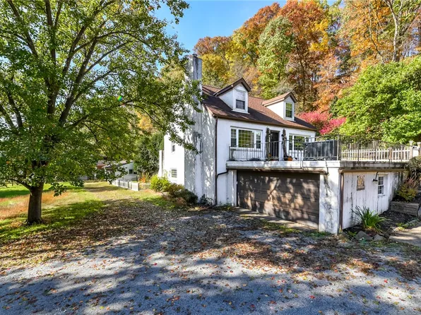 2065 Fairhill Rd, Sewickley, PA 15143