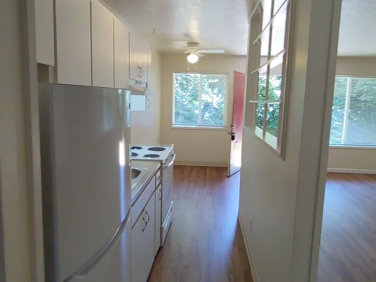 West Slope Apartments — Photo 34
