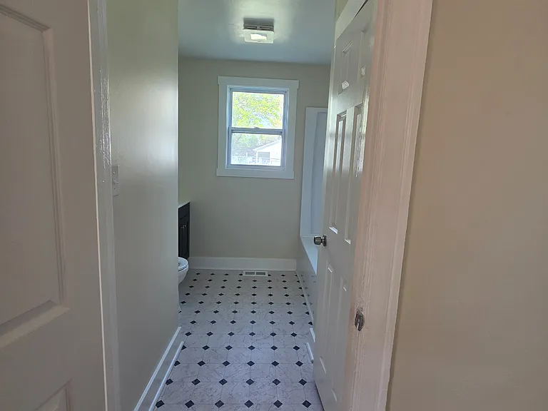 305 Lander St — Photo 9