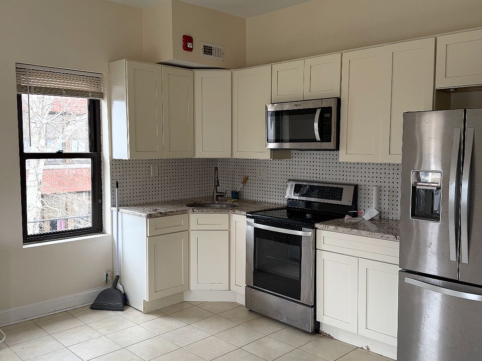 1st image of 1601 S 17th St Floor 3