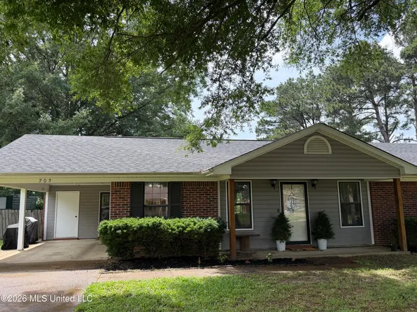 203 Lanelle Cv, Senatobia, MS 38668