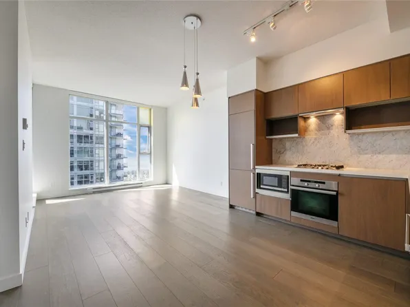 6588 Nelson Ave #3803, Burnaby, BC V5H 0E8