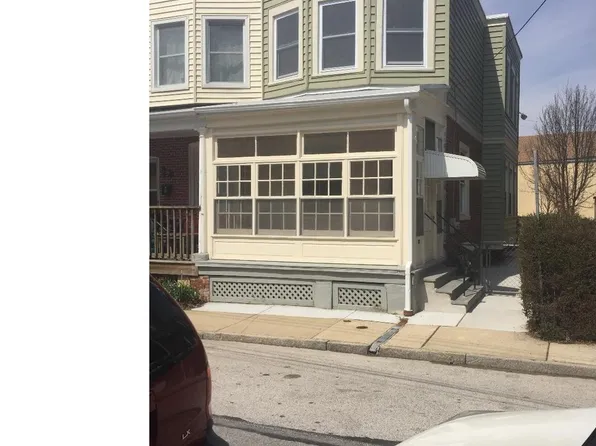 28 S Cricket Ter, Ardmore, PA 19003