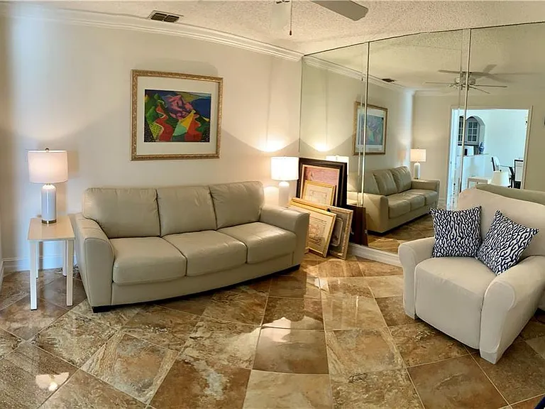 Dennis Cir — Photo 13