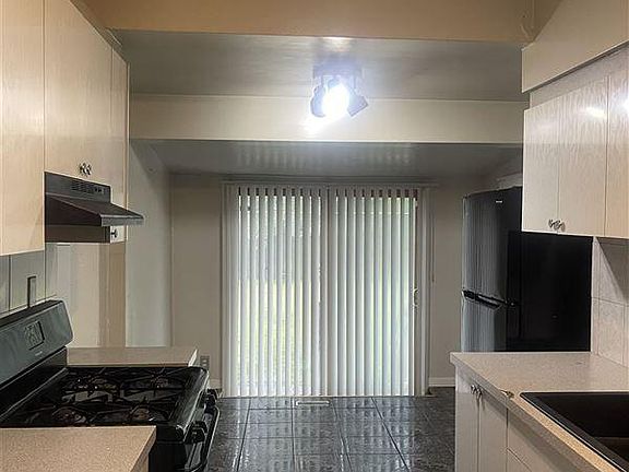 4th image of 20743 Curie Ave