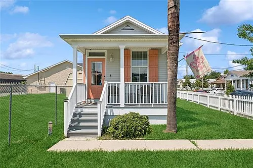 606 De Armas St Photo 1