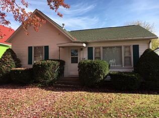 1304 S 13th St, Burlington, IA 52601