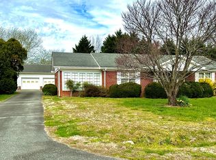 98 Morgan Ln, Warsaw, VA 22572