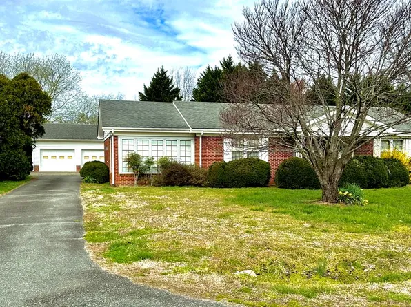 98 Morgan Ln, Warsaw, VA 22572