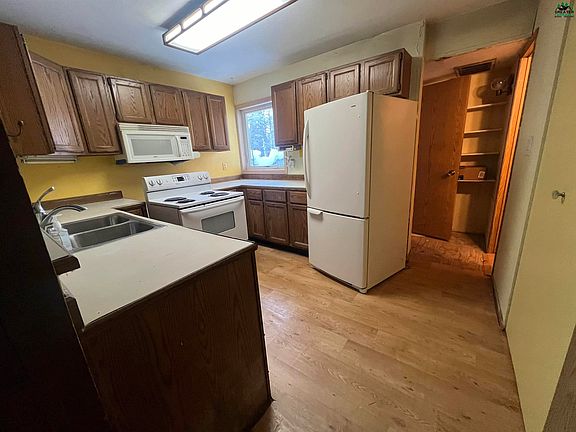 2nd image of 413 Ramola St
