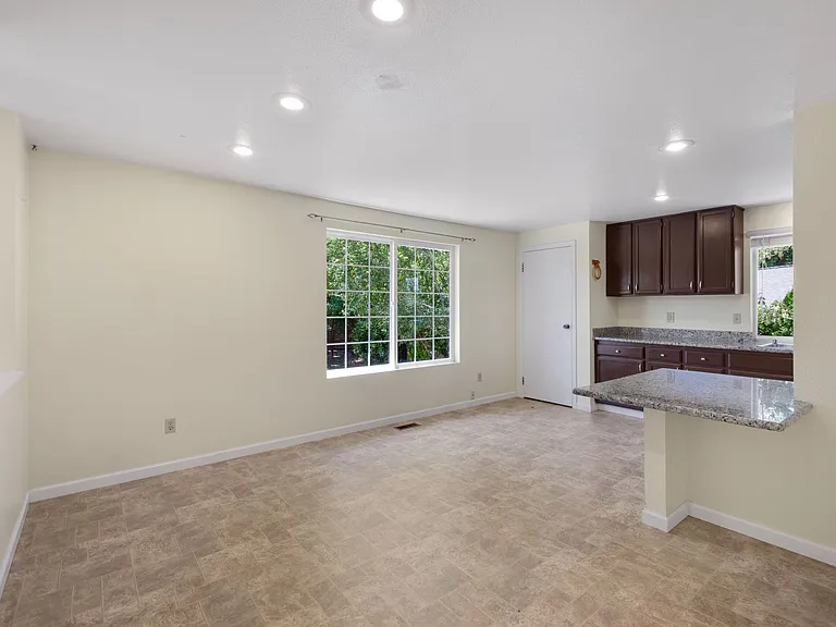 11100 NE 132nd Pl — Photo 9