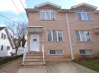 12 Oakley Pl, Staten Island, NY 10306