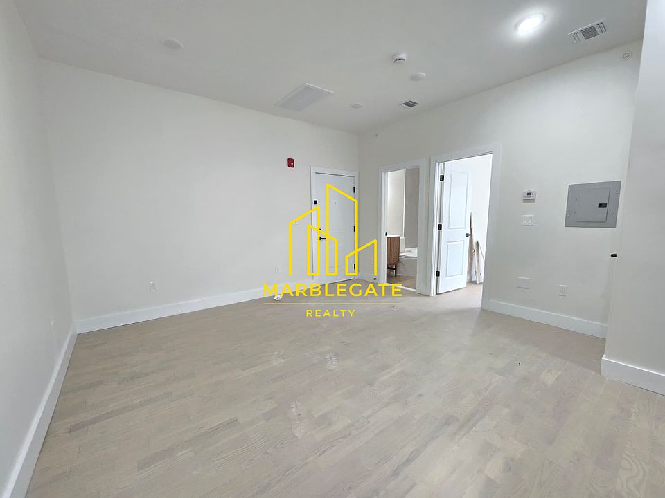2nd image of 53 Lincoln Park #33B