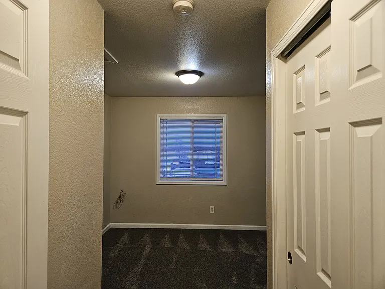 2122 5th Ave — Photo 6