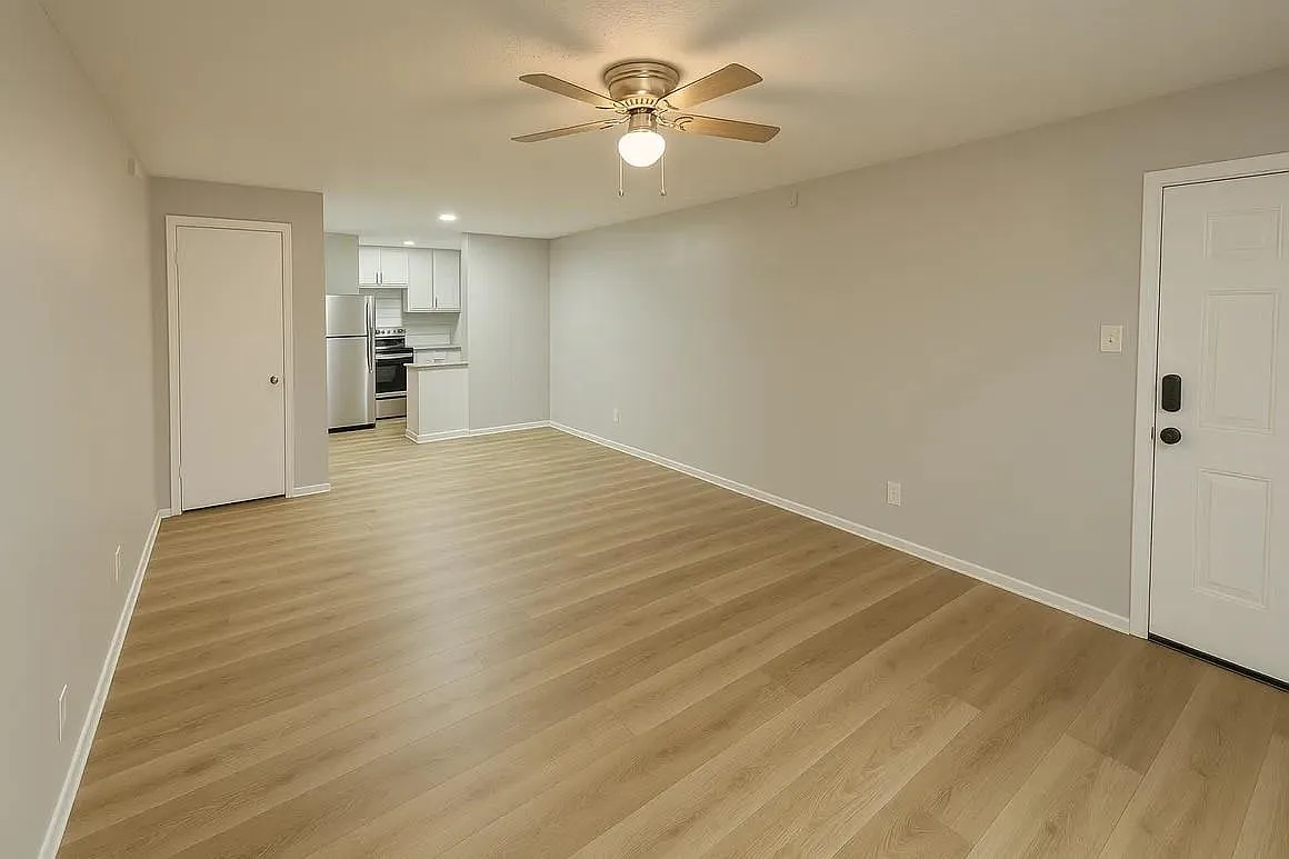 2 bed, 1.0 bath, 732 sqft, $1,250 — Photo 4