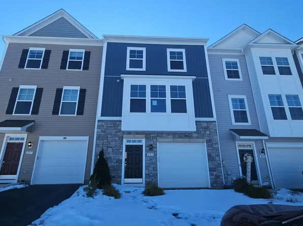 221 Hillsdale Pl, Martinsburg, WV 25403