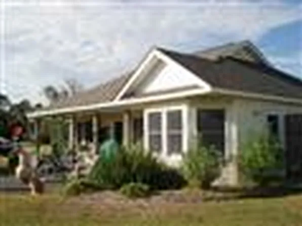 3909 Shelby Ave, Kitty Hawk, NC 27949