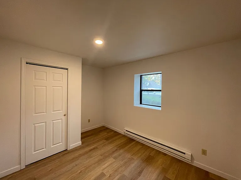 Lincoln Manor Apartments — Photo 5