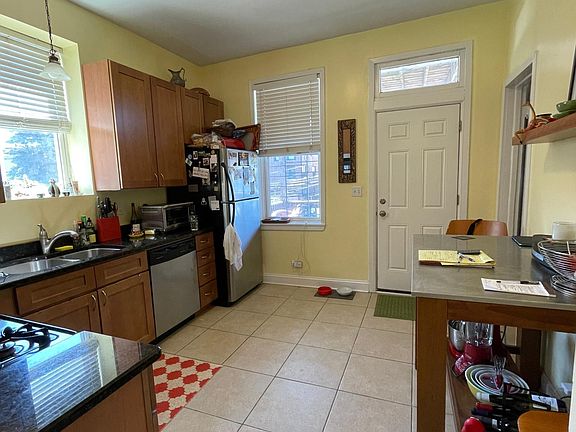 5th image of 2025 W Walton St #2