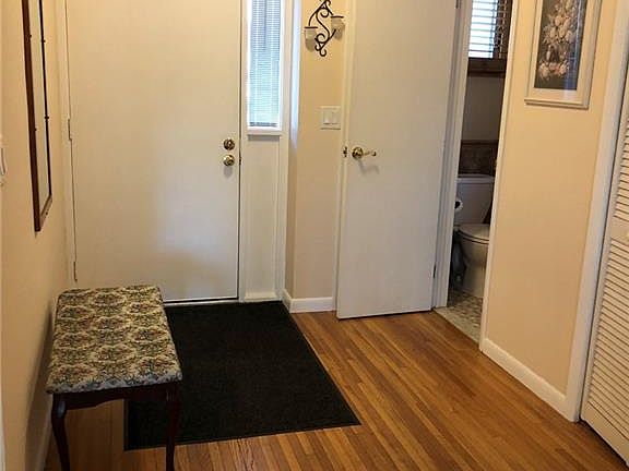 3rd image of 2 Brewster Woods Dr