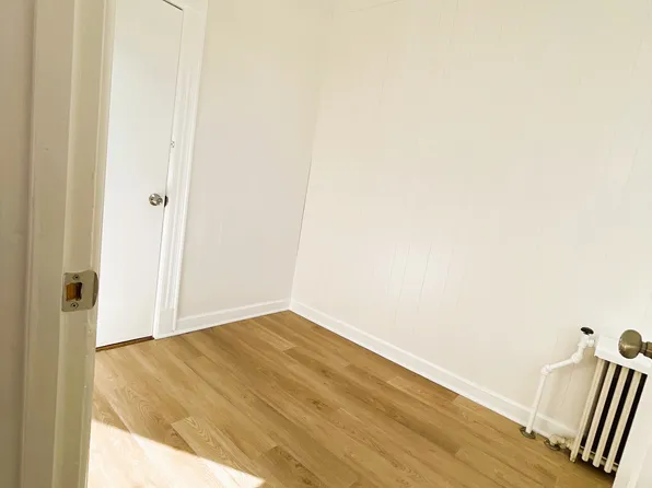 62 Liberty Avenue image 9 of 14