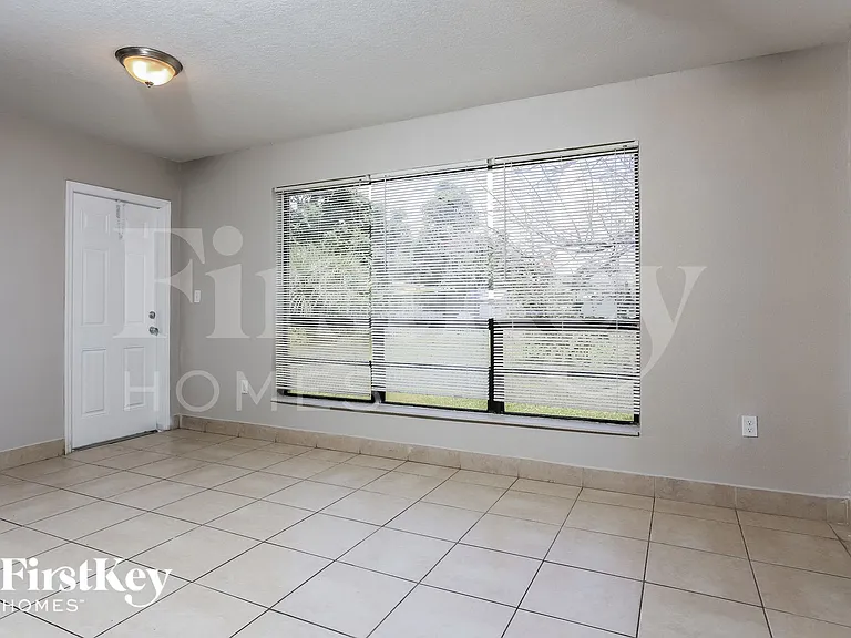 731 NW 175th Dr — Photo 6