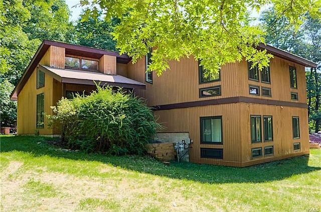 1st image of 43 Tamarack Ln