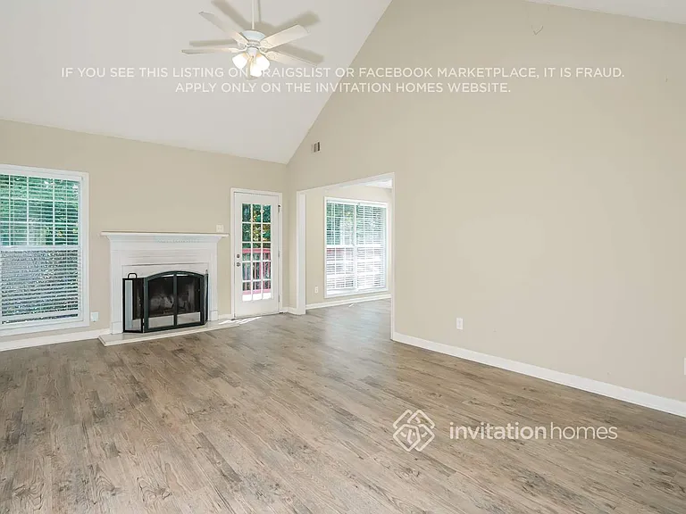 1661 Hampton Walk Dr — Photo 4