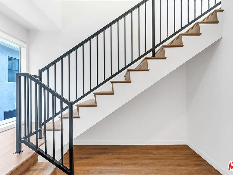 747 Lillian Way #7 — Photo 14