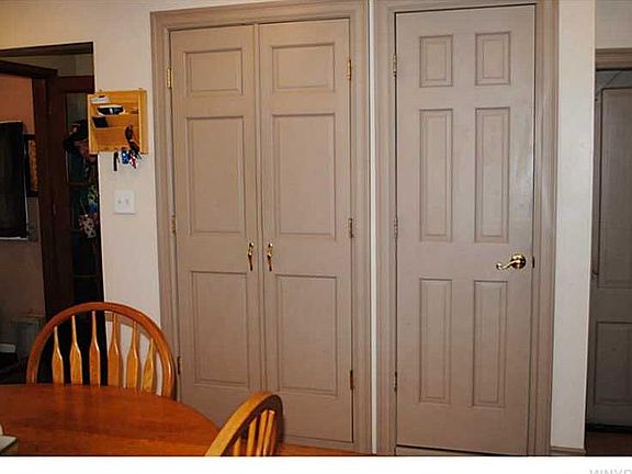 5th image of 10595 Elm St