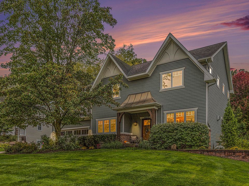 1st image of 4807 Firefly Dr NE