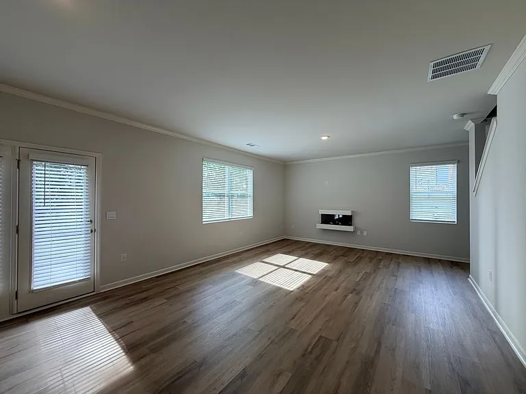 127 Biltmore Pl — Photo 9
