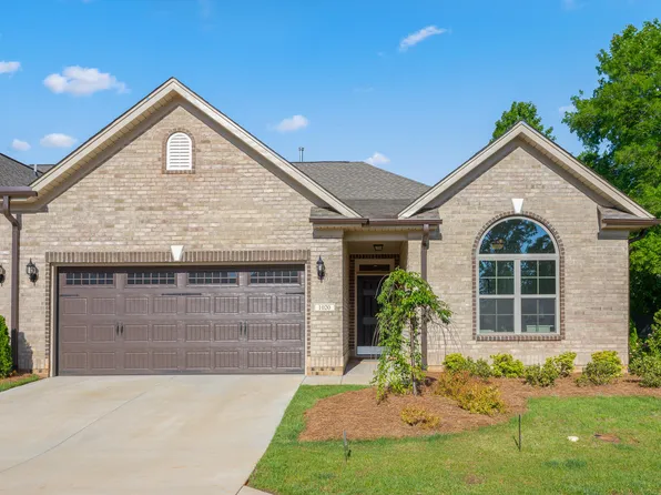 1053 Beechcraft Dr #124, Mebane, NC 27302