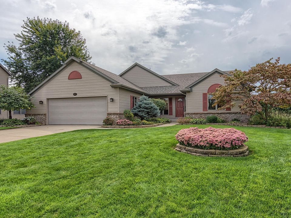 1st image of 4017 Redbush Dr SW