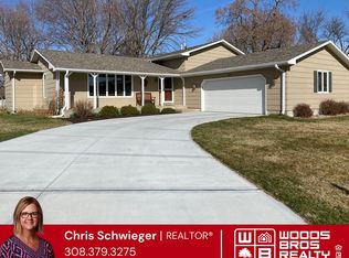 2808 Stagecoach Cir, Grand Island, NE 68801