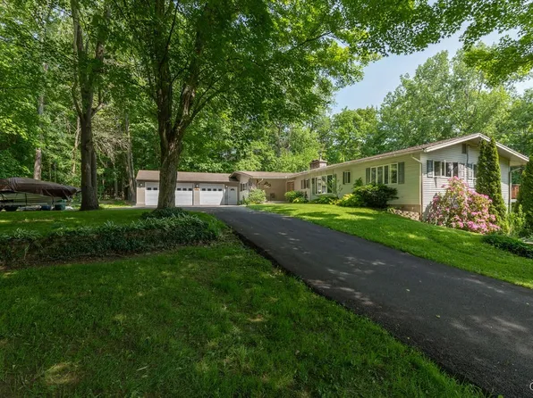 20 Hickory Grove Rd, Fulton, NY 13069