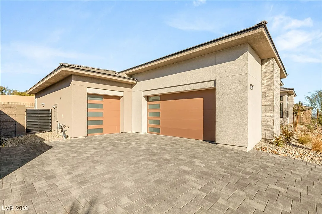 4 bed, 4.5 bath, 3966 sqft, $12,000 — Photo 4