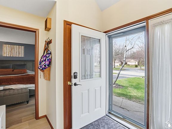4th image of 7356 Forest Valley Rd