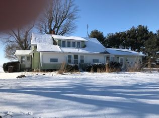 4362 S Lake Fern Rd, Polo, IL 61064