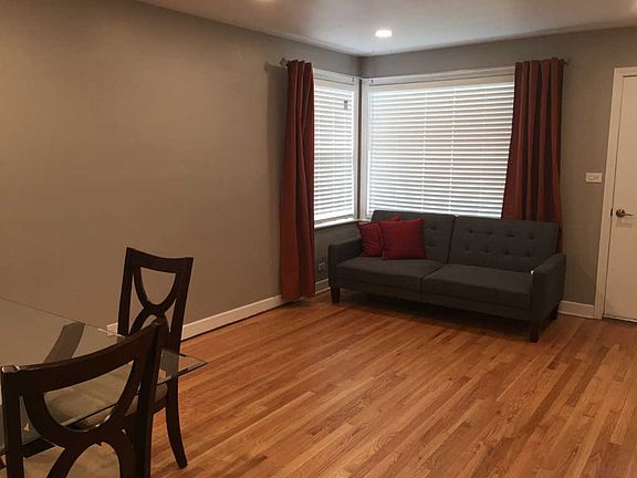 2nd image of 6734 N Harlem Ave