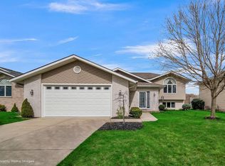 1314 Center Creek Dr, Crown Point, IN 46307